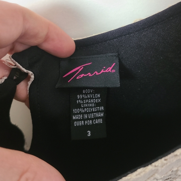 Torrid Cream Lace Lined Sleeveless Midi Dress w Keyhole back and Button Size 3 - Picture 3 of 5